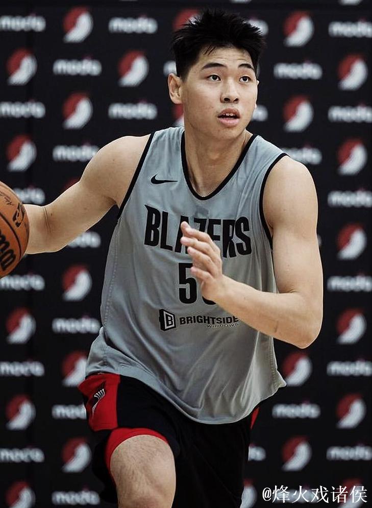 崔永熙4分钟狂砍5分 高难度进球引爆全场热情 崔永熙4分钟狂砍5分 高难度进球引爆全场热情